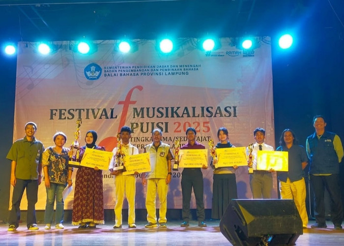   SMA Al Kautsar Juara Festival Musikalisasi Puisi