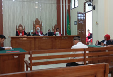  Dituntut 2 Tahun Penjara, Eks Kepala SMPN 3 Bungamayang Tertunduk Lesu