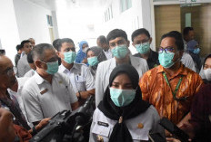 Wali Kota Bandar Lampung Beri Bantuan Korban Tendangan Sapi Kurban