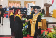 Gelar Wisuda ke-28 Poltekkes Kemenkes Tanjungkarang  Kukuhkan 1266 Wisudawan