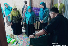 Perajin Tapis Pringsewu Diharapkan Tingkatkan Kualitas dan Daya Saing Produk