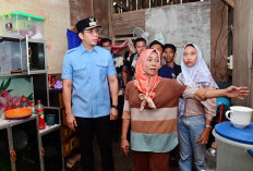  Bupati Egi Serahkan Bantuan Bedah Rumah 