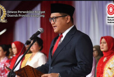 Ketua DPRD Lampung Bacakan Teks Proklamasi pada Upacara HUT ke-80 RI