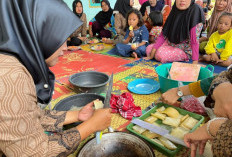 Mahasiswa KKN Siger Berjaya Olah Batang Pisang Jadi Keripik 