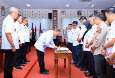 Bupati Tuba Tandatangani Piagam Audit Intern
