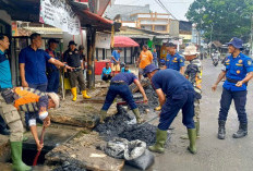 Pemkot Bandar Lampung Bersihkan Drainase Jalan Kimaja, Cegah Genangan Saat Hujan