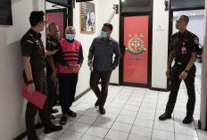  Mantan Kadis PUPR Pesbar Dititipkan di Rutan Polres Lambar