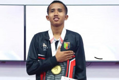 Fahrel Persembahkan Medali Emas untuk Orang Tua 