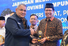  Rektor UIN RIL Tokoh Pendidikan  Bervisi Global dan Pelestari Kearifan Lokal