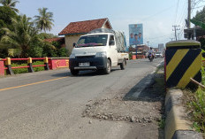 Akhirnya, Satker PJN Wilayah II Lampung  Timbun Jalan yang Berlubang