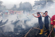 Kebakaran Kapal Bagan di Pesisir Pantai Kota Agung, Kerugian Capai Puluhan Juta Rupiah