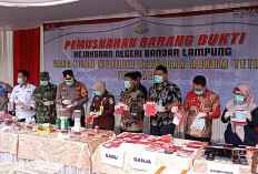 Kejari Bandar Lampung Musnahkan Barang Bukti dari 373 Perkara Inkracth