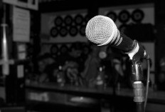 Viral: Wanita Klaim Terinfeksi Virus Herpes karena Mikrofon di Karaoke