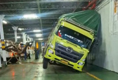 Truk Oleng Didalam Kapal Saat Berlayar, KSOP Bakauheni Sebut Truk ODOL