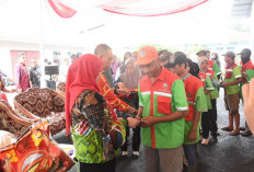 Wali Kota Bandar Lampung Salurkan 700 Paket dari Baznas Lampung 