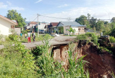 Longsor Lagi, Warga Gotong Royong Tangani Lokasi 