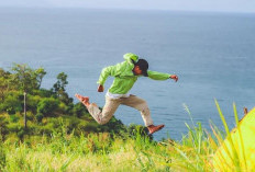 Camping di Bukit Slimpuyang View Bukit dan Laut Bisa Tenangkan Diri
