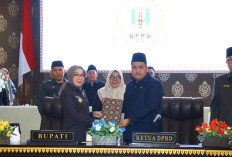 Bupati Waykanan Sampaikan Raperda Pertanggungjawaban APBD 2024