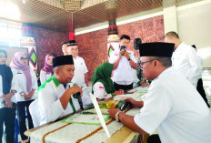  Bupati Lamteng Serahkan Zakat Fitrah ke Baznas 