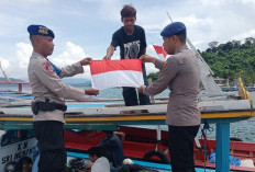  Gelorakan Semangat Nasionalisme, Bagikan Bendera Merah Putih kepada Masyarakat