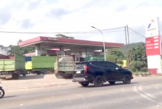 Solar Langka di Bandar Lampung, Truk Barang Antre Berjam-jam di SPBU