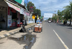 Satpol PP Bandarlampung Ingatkan Manusia Gerobak Tak Mangkal di Jalan Protokol 