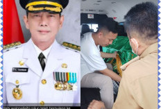 Warga Waykanan Pasang Bendera Setengah Tiang
