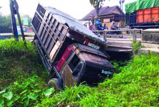 Rem Blong, Fuso di Campangraya Bandar Lampung Nyemplung Kali 