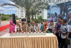 Mendikdasmen Abdul Mu'ti Resmikan Emer Islamic Boarding School di Lampung
