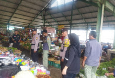 Personel Polresta Bandar Lampung Blusukan ke Pasar Cegah Aksi Kriminal 