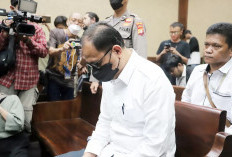 Banding, Eks Pejabat Pajak Rafael Alun  Tetap Divonis 14 Tahun