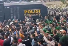 Temui Peserta Aksi, Gubernur Lampung Mirza: Aman Bersama Mahasiswa