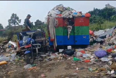 Warga Bukit Kemiling Permai Geram, Sampah Menumpuk Tak Kunjung Diangkut