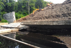 Lokasi Masih Banyak Sampah, Target Pembangunan Tembok Pembatas TPA Bakung Mundur