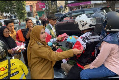 Lima Ribu Bendera Merah Putih Dibagikan