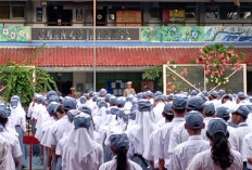 Gegara Aturan Baru Seragam Sekolah, Netizen Minta Mendikbudristek Nadiem Makarim Diganti