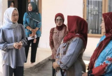 Ketua TP PKK Lampura Tinjau Gedung PKK dan UMKM Craftina di Kelapatujuh