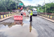 Jembatan Way Sabuk di Abung Barat Rusak, Truk Besar Dilarang Melintas