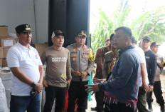 Pj. Bupati  dan Kapolres Lampung Barat Cek Logistik Pemilu di Gudang KPU 
