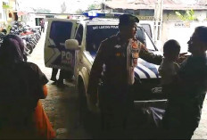 Terjebak Longsor, Satlantas Polres Lambar Bantu Evakuasi Ibu Hendak Melahirkan dengan Mobil Patroli