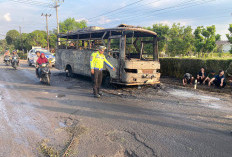 Korsleting Listrik, Bus AKDP Terbakar di Tubaba 