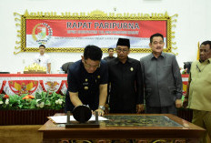 Raperda 2024 Ditandatangani, Pj. Bupati Firsada Apresiasi DPRD Tubaba