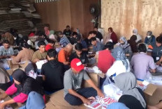 Ratusan Warga Dilibatkan dalam Pelipatan Surat Suara Pilkada Serentak 2024 di Bandar Lampung