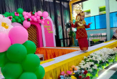 Peringati Hari Kartini,  TK Al Kautsar Gelar Fashion Show Busana Nusantara 