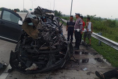 Innova Seruduk Truk di JTTS, 2 Korban Meninggal Dunia