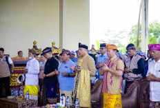 Rahmat Mirzani Djausal Dapat Gelar Ksatria Shri Nata Buana dari Komunitas Hindu Bali di Lampung