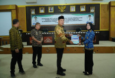   Pemkab Tubaba Serahkan SK PNS dan CPNS Tubaba