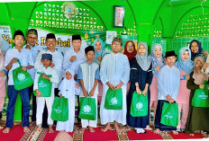 Kemenag Bandarlampung Bagikan Paket Lebaran untuk Yatim dan Difabel 