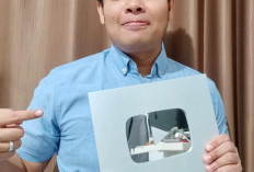 Aktif Bagikan Ilmu dan Edukasi Masyarakat di YouTube Pribadinya, Dosen UBL Ini Dapat Silver Play Button