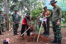 TNI di Metro Waspada Luapan Air 